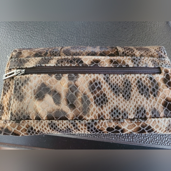 Guess wallet animal print black and tan - Picture 2 of 3